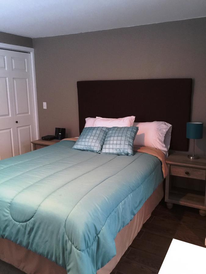 Brimley Motel Suites Buitenkant foto