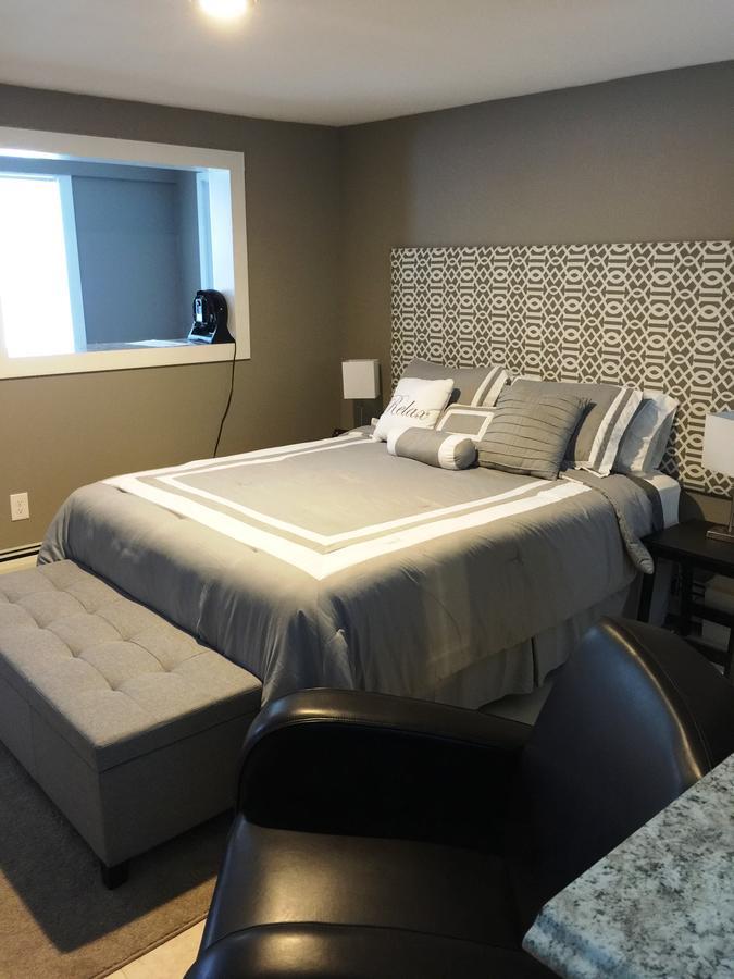 Brimley Motel Suites Buitenkant foto
